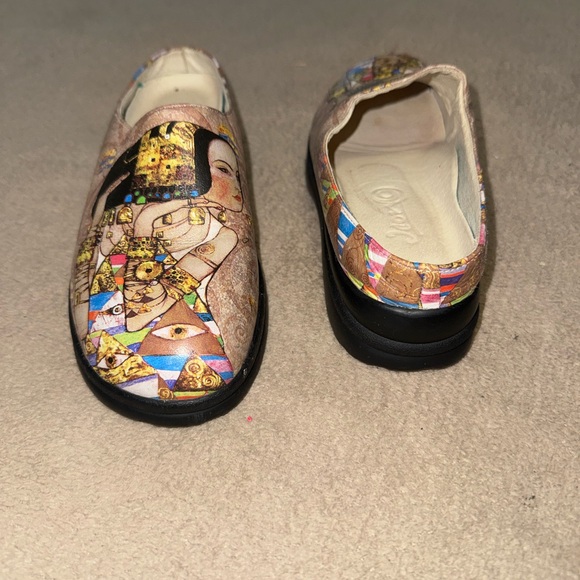 Icon Clogs/Slides - Picture 2 of 4